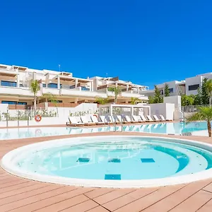  Apartment Vida Feliz: Beachside Luxury With Sea Views Spain